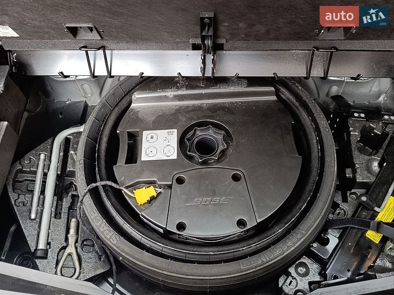 Позашляховик / Кросовер Audi Q7 2013 в Чернівцях