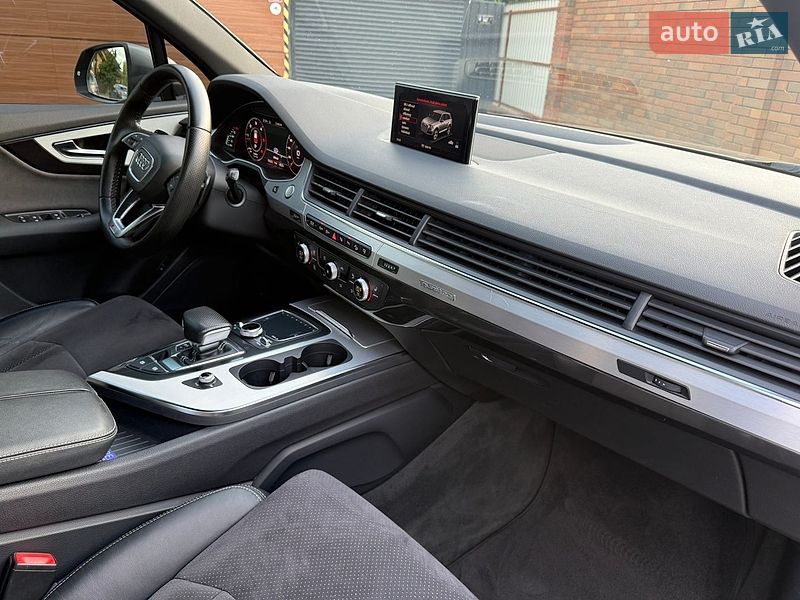 Позашляховик / Кросовер Audi Q7 2016 в Вінниці
