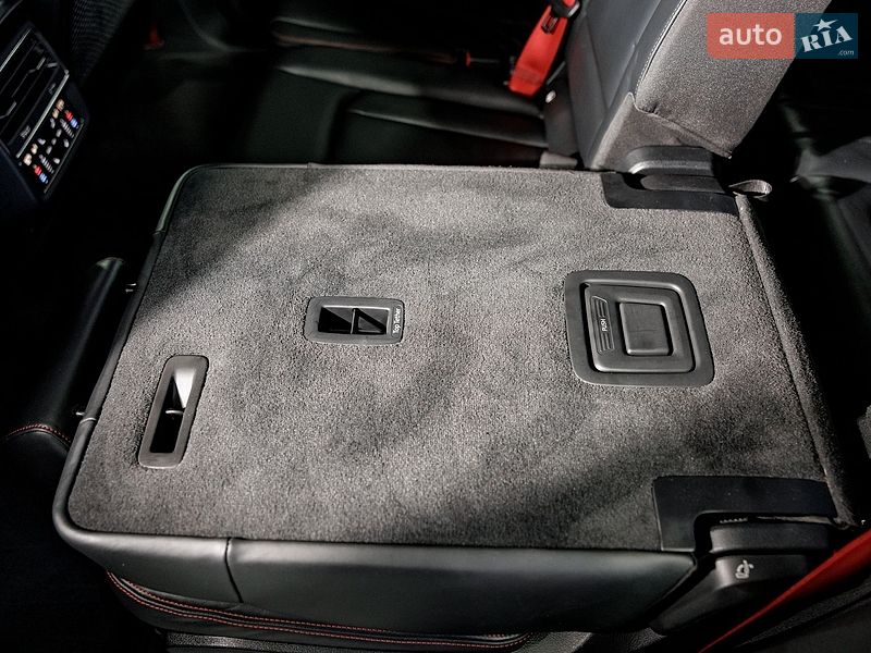 Позашляховик / Кросовер Audi Q7 2024 в Чернівцях
