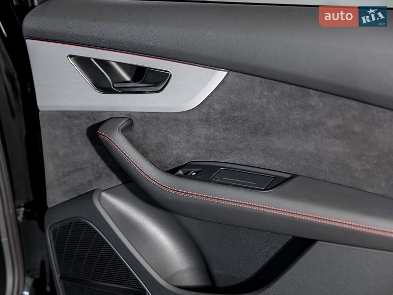 Позашляховик / Кросовер Audi Q7 2024 в Чернівцях
