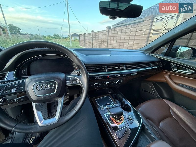 Внедорожник / Кроссовер Audi Q7 2016 в Березному