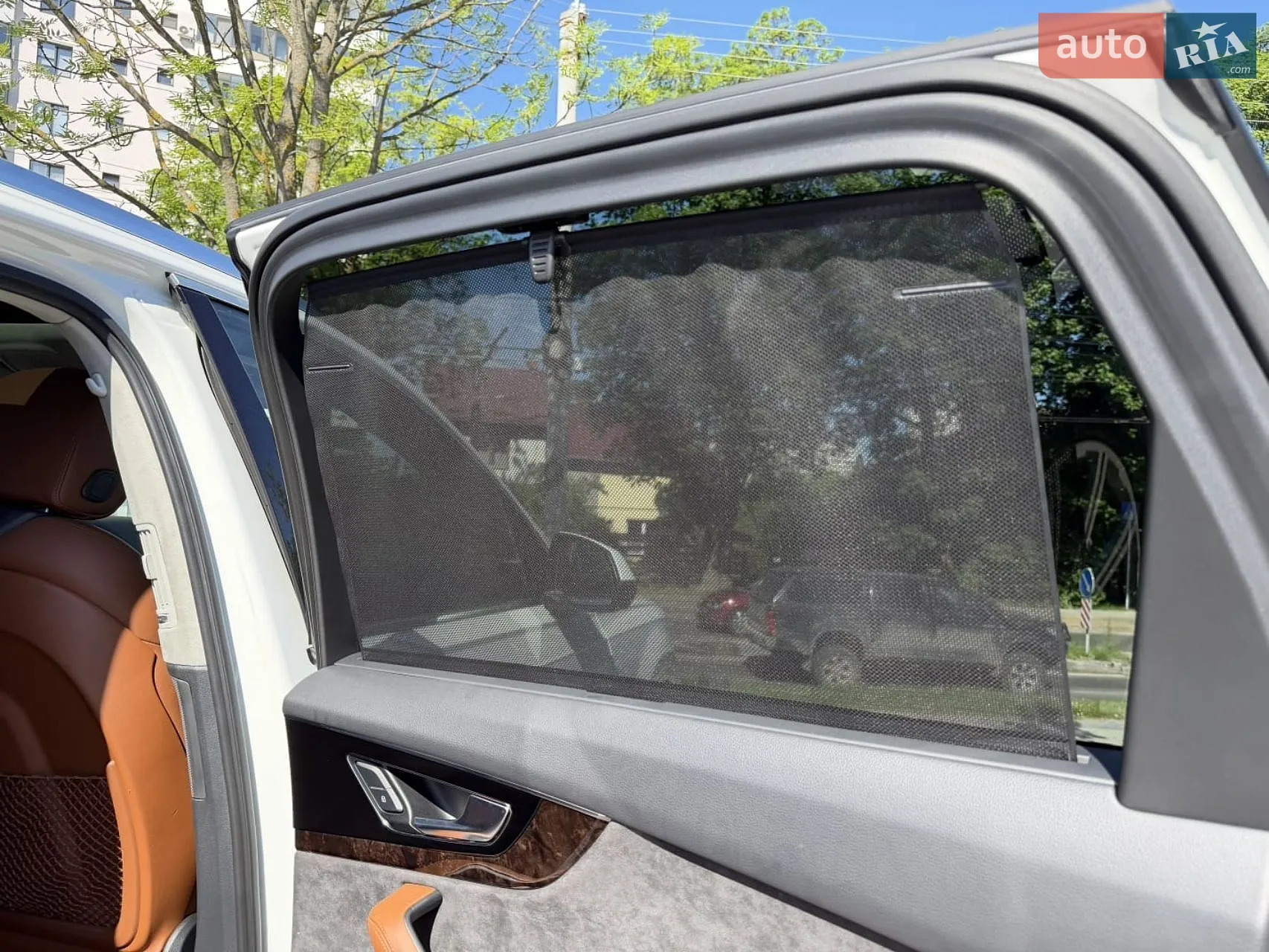 Audi Q7 2018 VIN WA1VAAF72JD038878 фото оголошення 21 з 53