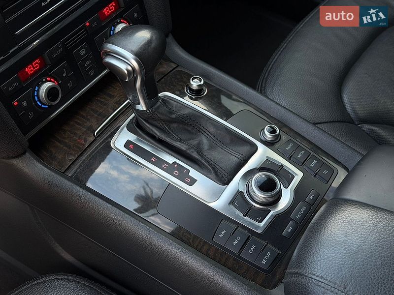 Внедорожник / Кроссовер Audi Q7 2013 в Киеве