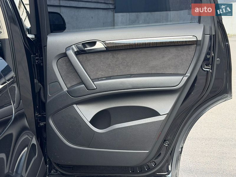 Внедорожник / Кроссовер Audi Q7 2013 в Киеве