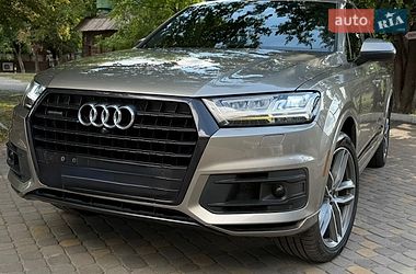 Позашляховик / Кросовер Audi Q7 2017 в Луцьку