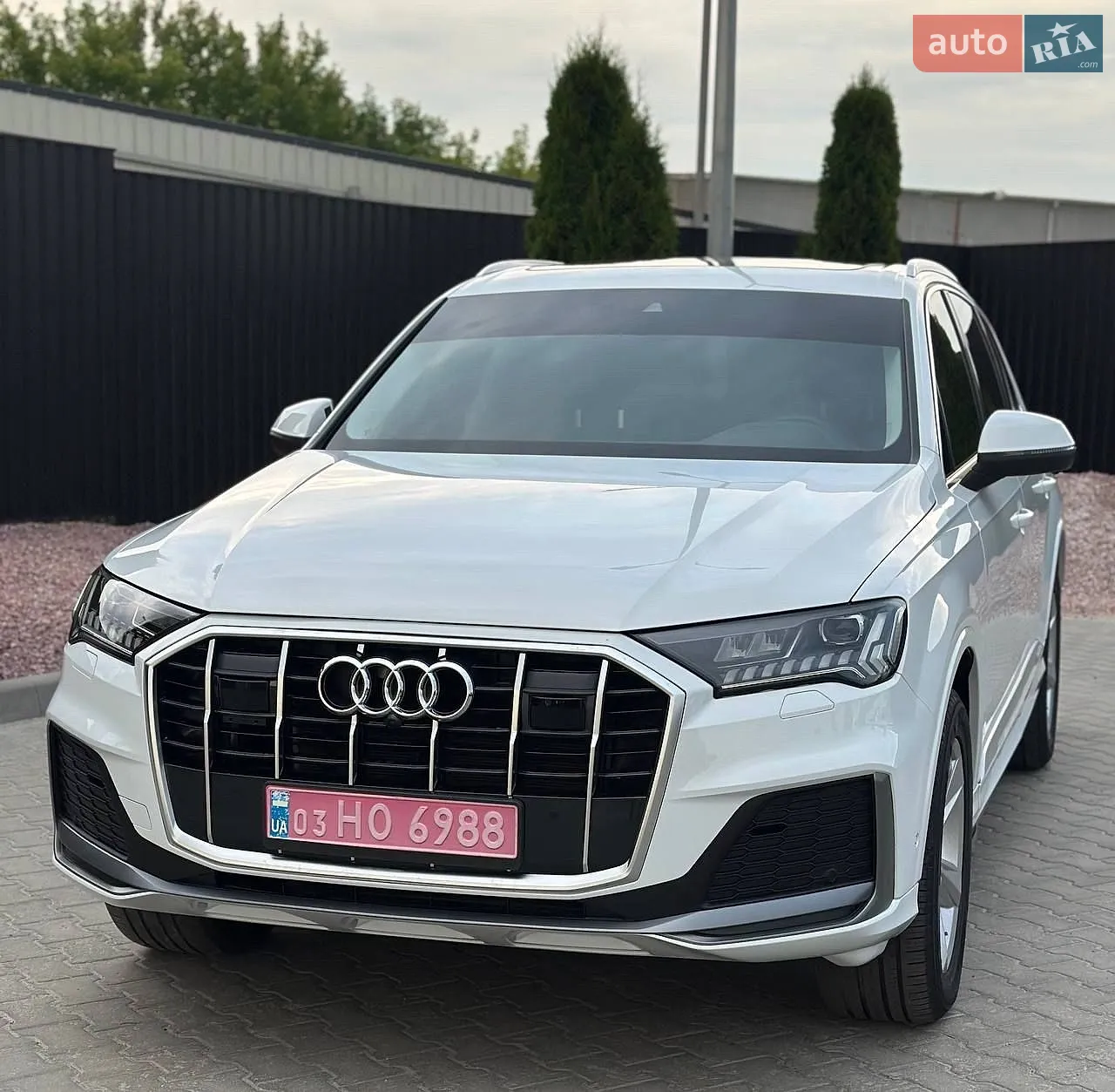 Audi Q7 2018 VIN WA1VAAF78JD034933 фото оголошення 10 з 23