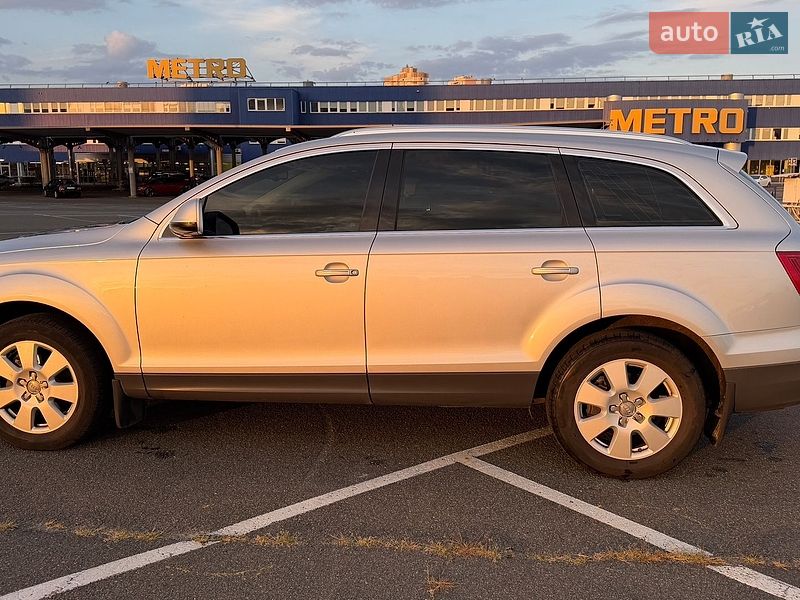 Позашляховик / Кросовер Audi Q7 2012 в Києві