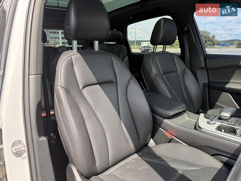 Позашляховик / Кросовер Audi Q7 2017 в Києві фото 23 Позашляховик / Кросовер Audi Q7 2017 в Києві