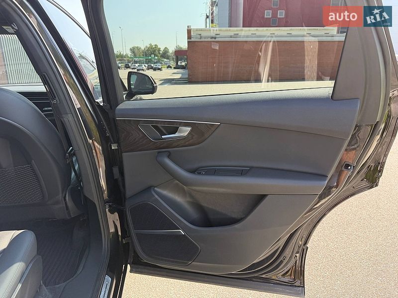 Позашляховик / Кросовер Audi Q7 2021 в Києві фото 23 Позашляховик / Кросовер Audi Q7 2021 в Києві