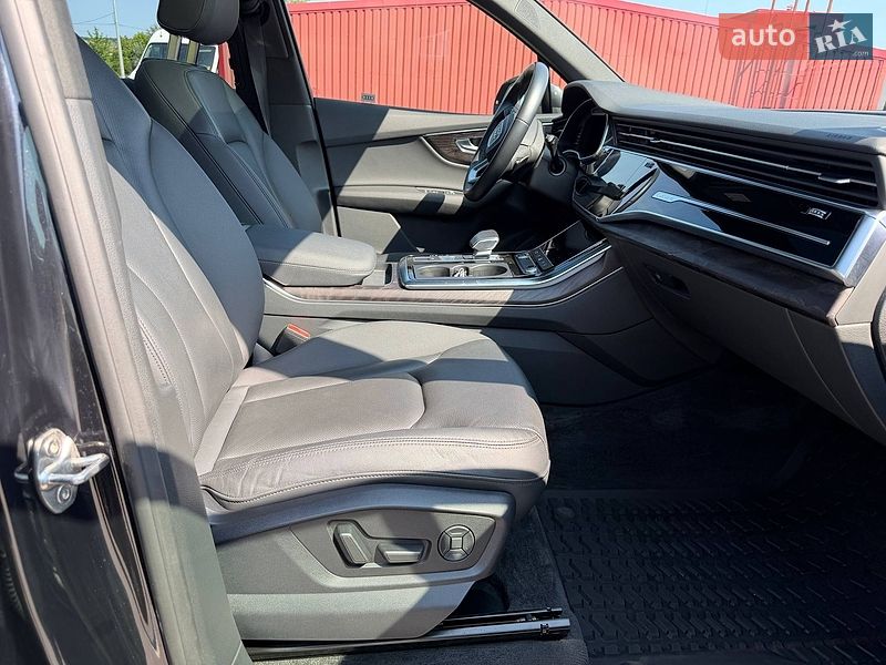 Позашляховик / Кросовер Audi Q7 2021 в Києві фото 27 Позашляховик / Кросовер Audi Q7 2021 в Києві