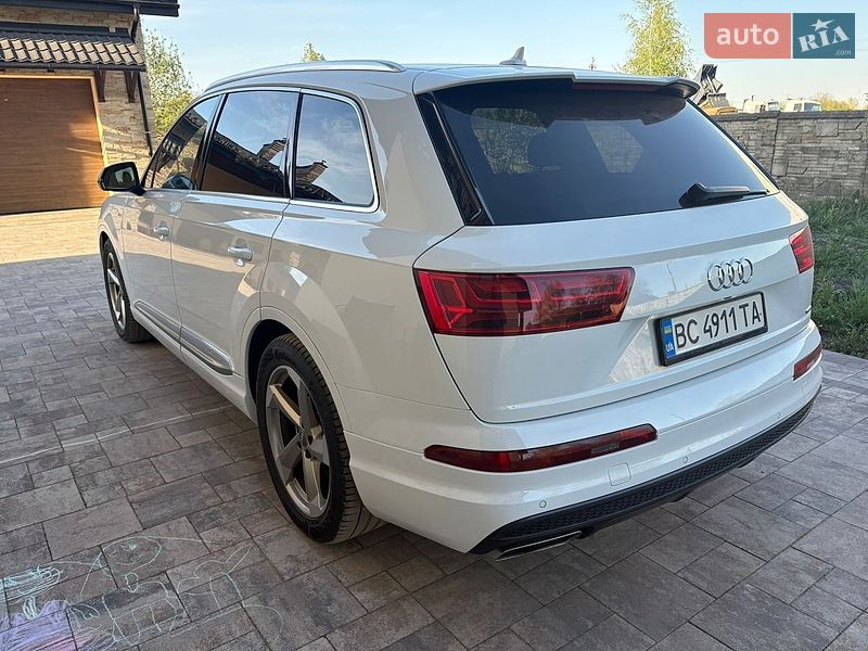 Внедорожник / Кроссовер Audi Q7 2017 в Жовкве