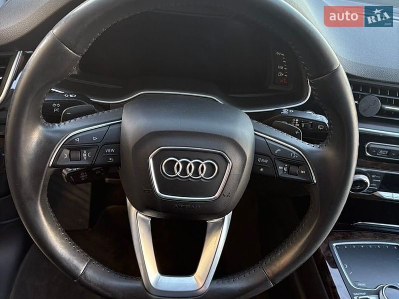 Внедорожник / Кроссовер Audi Q7 2017 в Жовкве