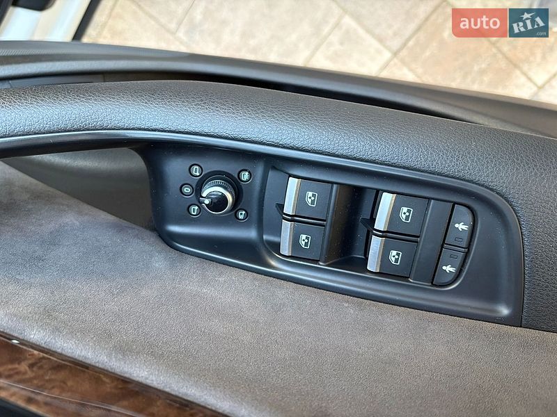Внедорожник / Кроссовер Audi Q7 2017 в Жовкве