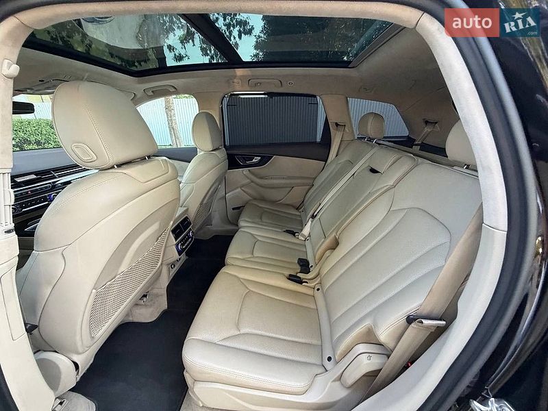 Позашляховик / Кросовер Audi Q7 2018 в Стрию