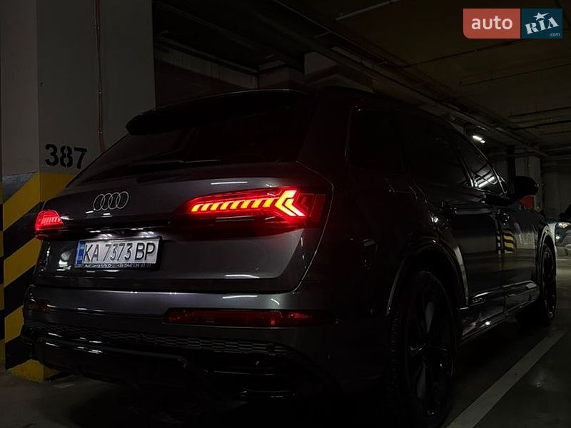 Позашляховик / Кросовер Audi Q7 2020 в Києві