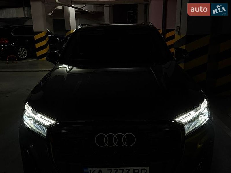 Позашляховик / Кросовер Audi Q7 2020 в Києві