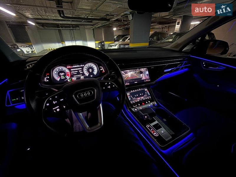 Позашляховик / Кросовер Audi Q7 2020 в Києві