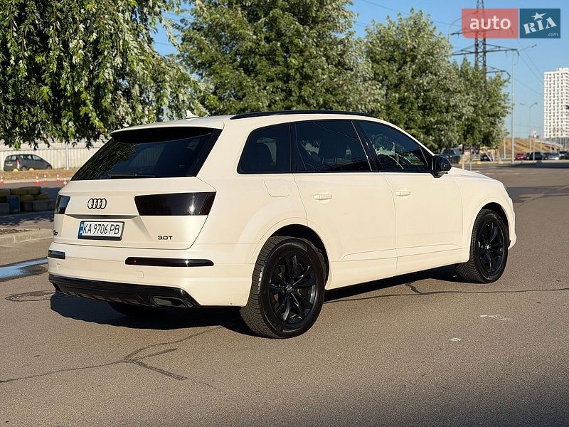 Позашляховик / Кросовер Audi Q7 2017 в Києві