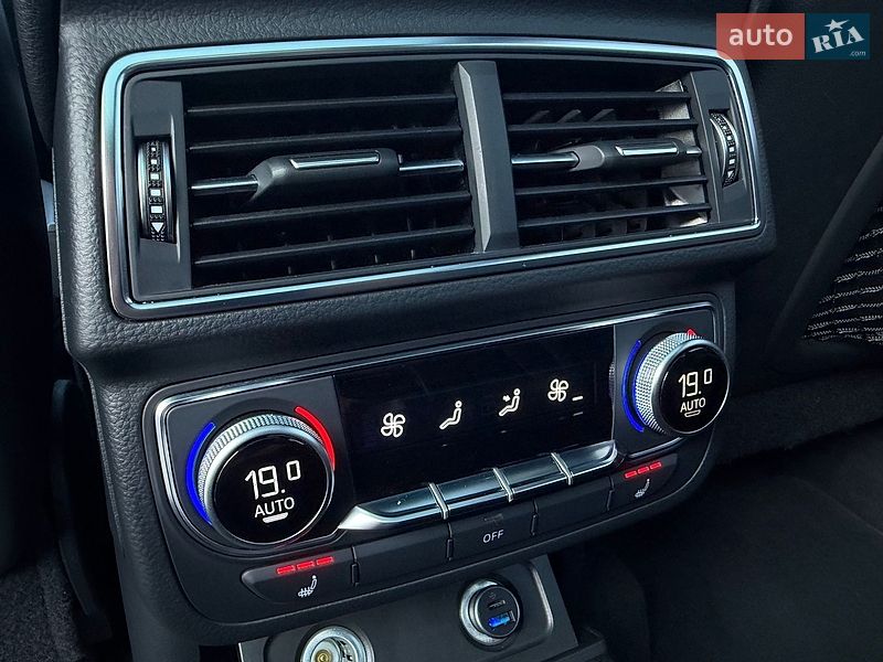 Позашляховик / Кросовер Audi Q7 2017 в Києві