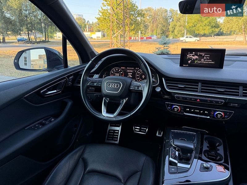 Позашляховик / Кросовер Audi Q7 2017 в Києві