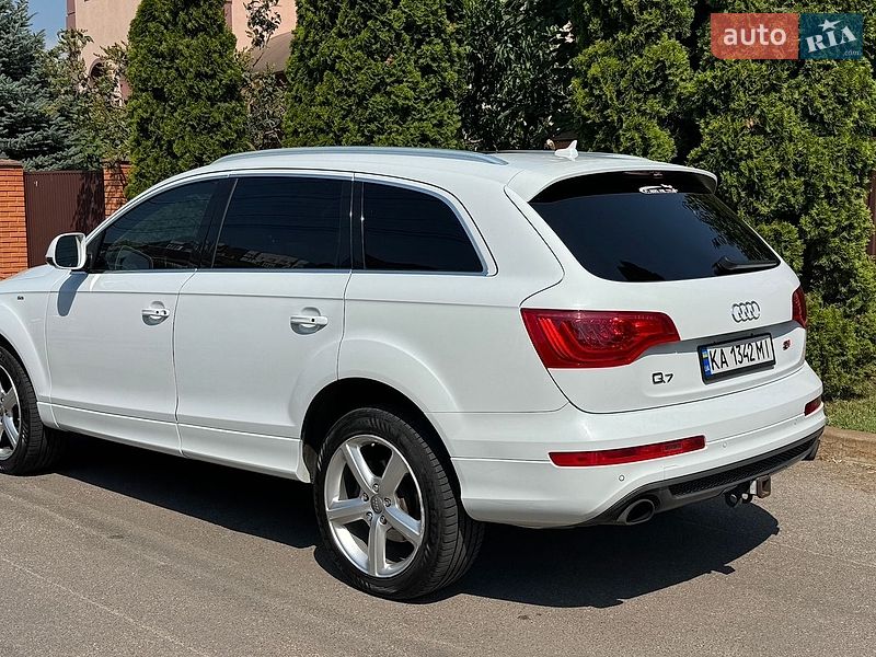 Позашляховик / Кросовер Audi Q7 2013 в Києві