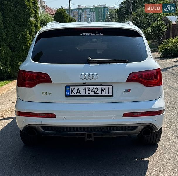Позашляховик / Кросовер Audi Q7 2013 в Києві