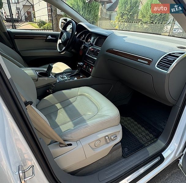 Позашляховик / Кросовер Audi Q7 2013 в Києві