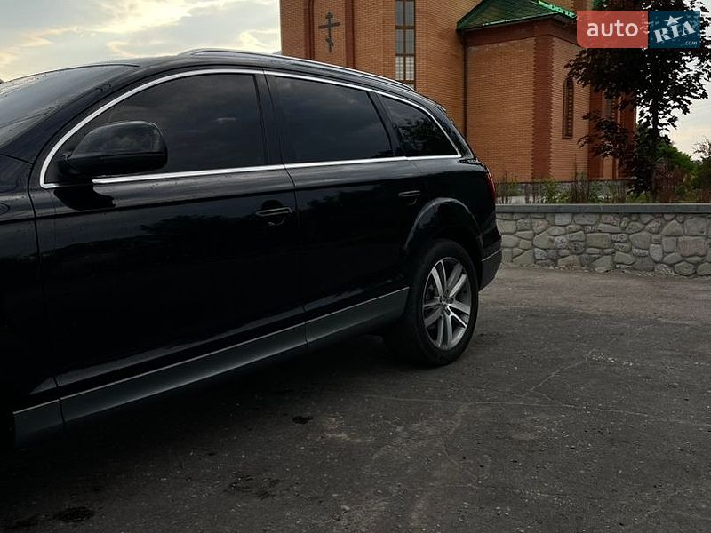 Позашляховик / Кросовер Audi Q7 2012 в Києві