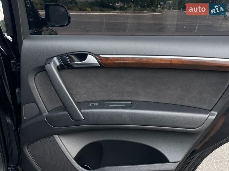 Позашляховик / Кросовер Audi Q7 2012 в Києві