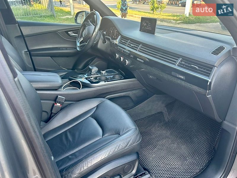 Внедорожник / Кроссовер Audi Q7 2017 в Харькове