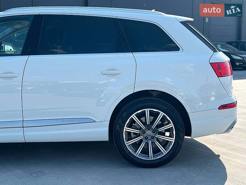 Позашляховик / Кросовер Audi Q7 2018 в Львові
