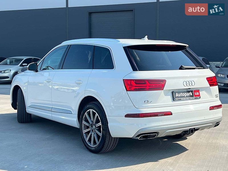 Позашляховик / Кросовер Audi Q7 2018 в Львові