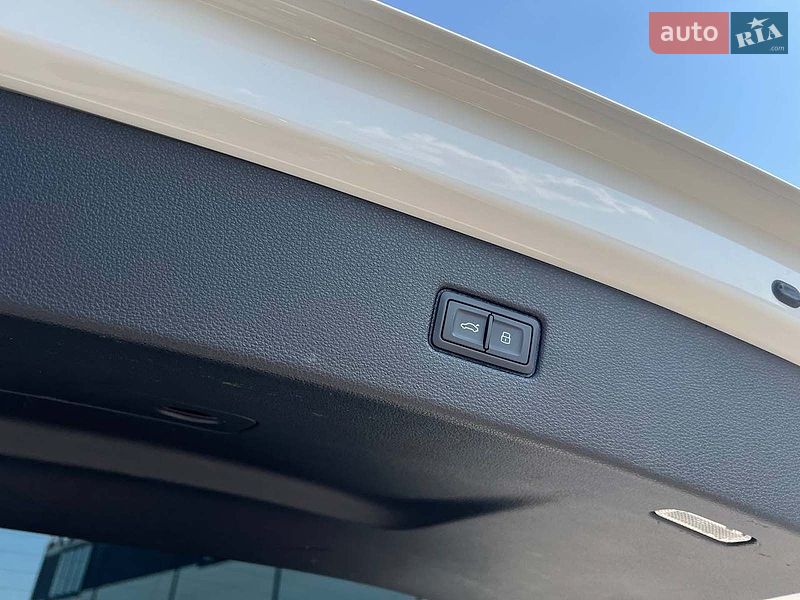Позашляховик / Кросовер Audi Q7 2018 в Львові