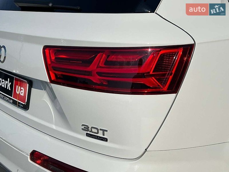 Позашляховик / Кросовер Audi Q7 2018 в Львові