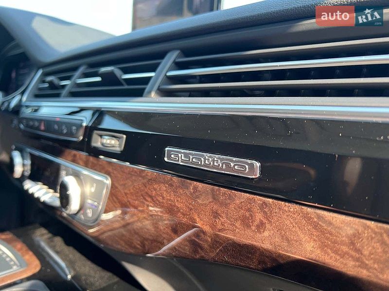 Позашляховик / Кросовер Audi Q7 2018 в Львові