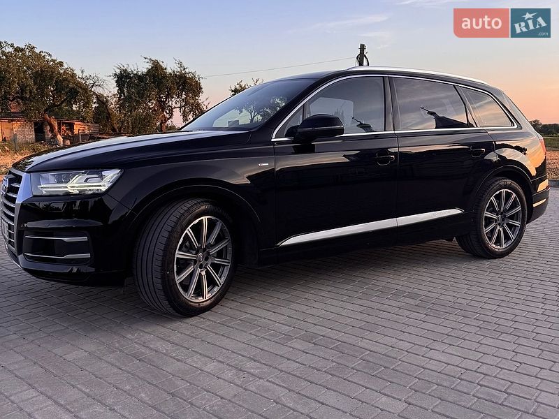 Позашляховик / Кросовер Audi Q7 2016 в Млиніві