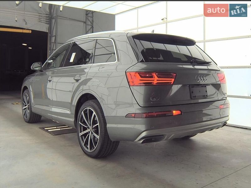 Позашляховик / Кросовер Audi Q7 2017 в Києві