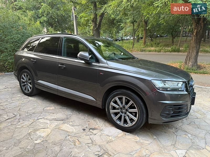 Внедорожник / Кроссовер Audi Q7 2018 в Днепре