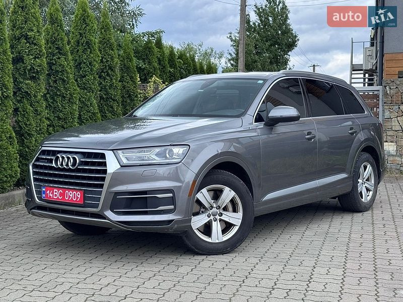 Позашляховик / Кросовер Audi Q7 2017 в Стрию