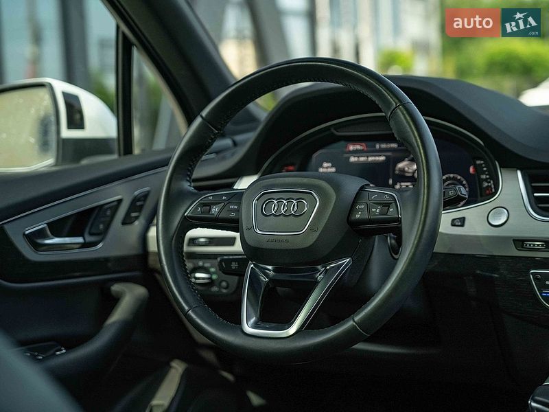 Внедорожник / Кроссовер Audi Q7 2018 в Черновцах