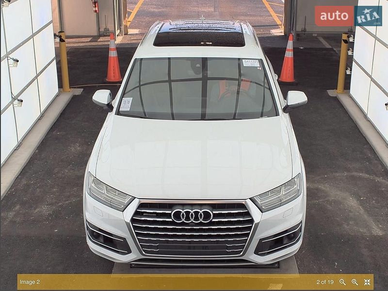 Позашляховик / Кросовер Audi Q7 2016 в Долині