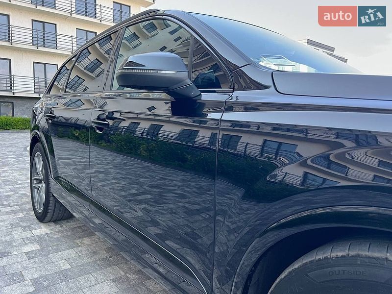 Позашляховик / Кросовер Audi Q7 2018 в Мукачевому