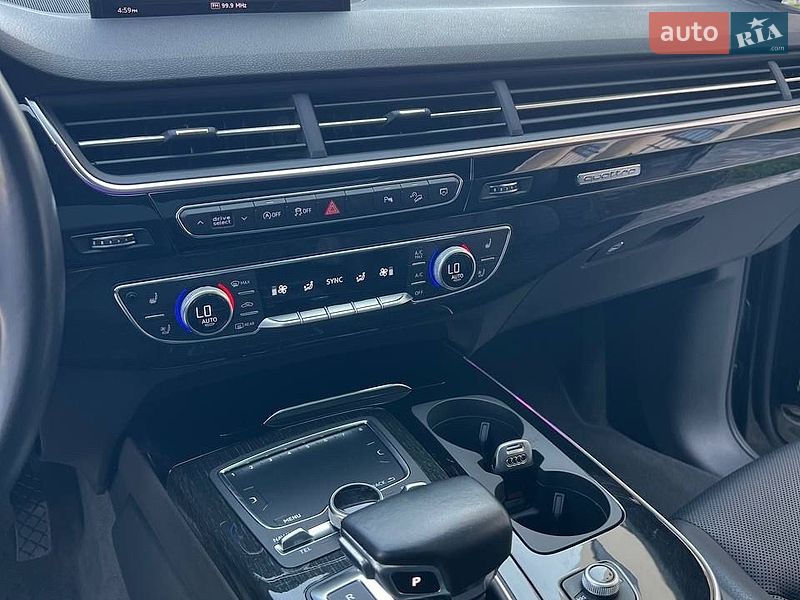 Позашляховик / Кросовер Audi Q7 2018 в Мукачевому