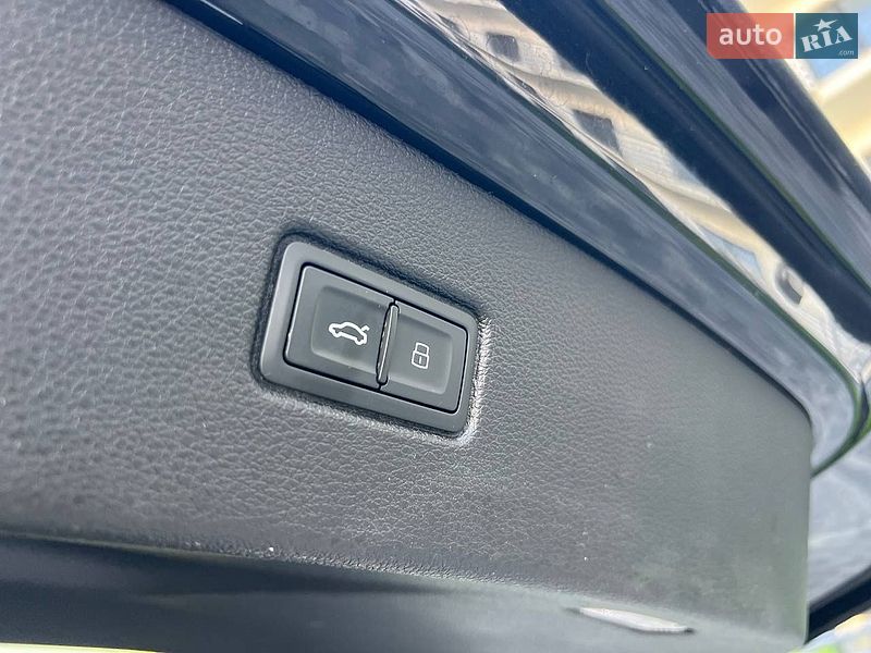 Позашляховик / Кросовер Audi Q7 2018 в Мукачевому