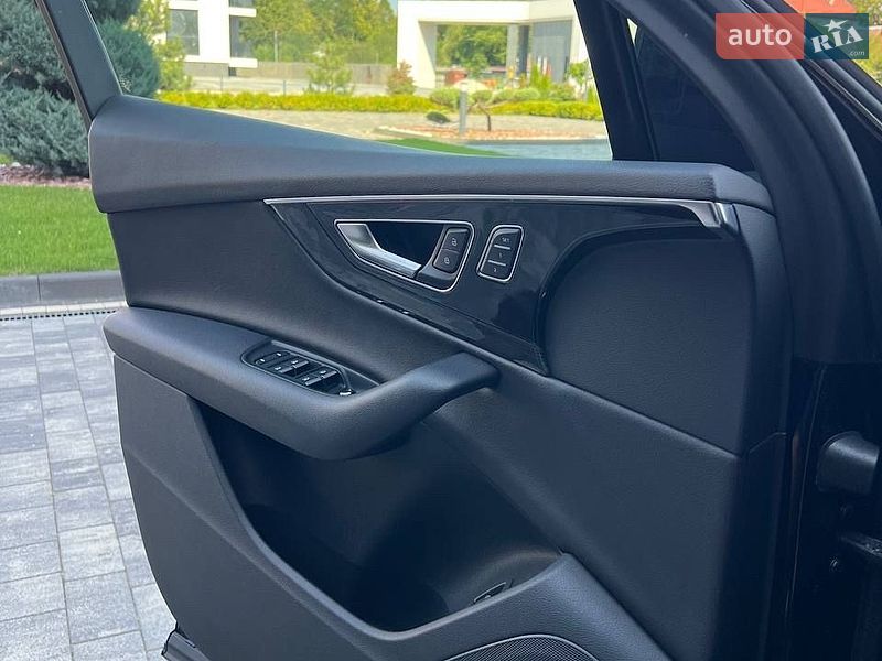 Позашляховик / Кросовер Audi Q7 2018 в Мукачевому