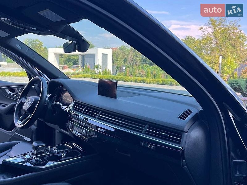 Позашляховик / Кросовер Audi Q7 2018 в Мукачевому