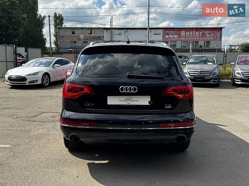 Позашляховик / Кросовер Audi Q7 2012 в Луцьку