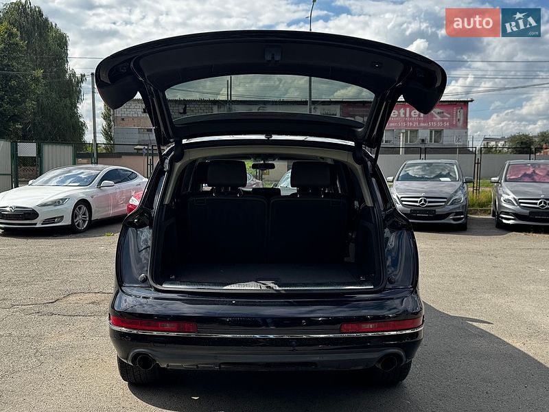 Позашляховик / Кросовер Audi Q7 2012 в Луцьку