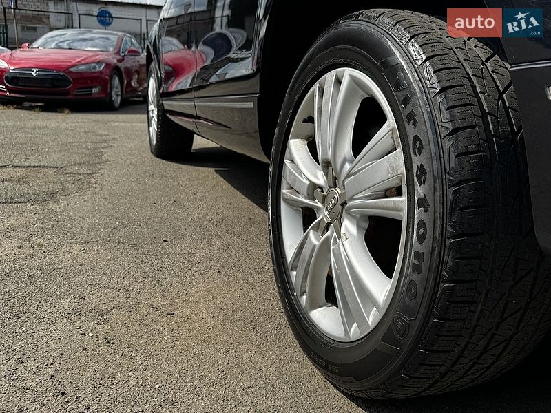 Позашляховик / Кросовер Audi Q7 2012 в Луцьку