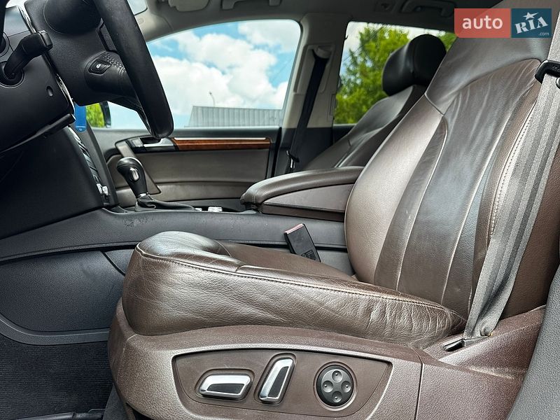 Позашляховик / Кросовер Audi Q7 2012 в Луцьку